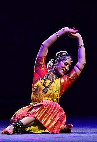 Live performance by Dr. Janaki Rangarajan, a celebrated Bharatanatyam dancer