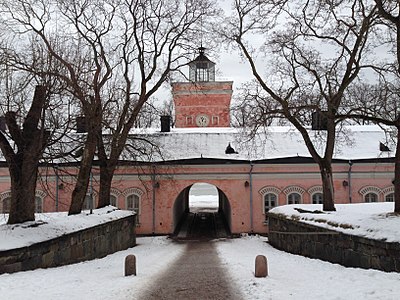 Rantakasarmi Suomenlinnan Iso Mustasaaressa.
