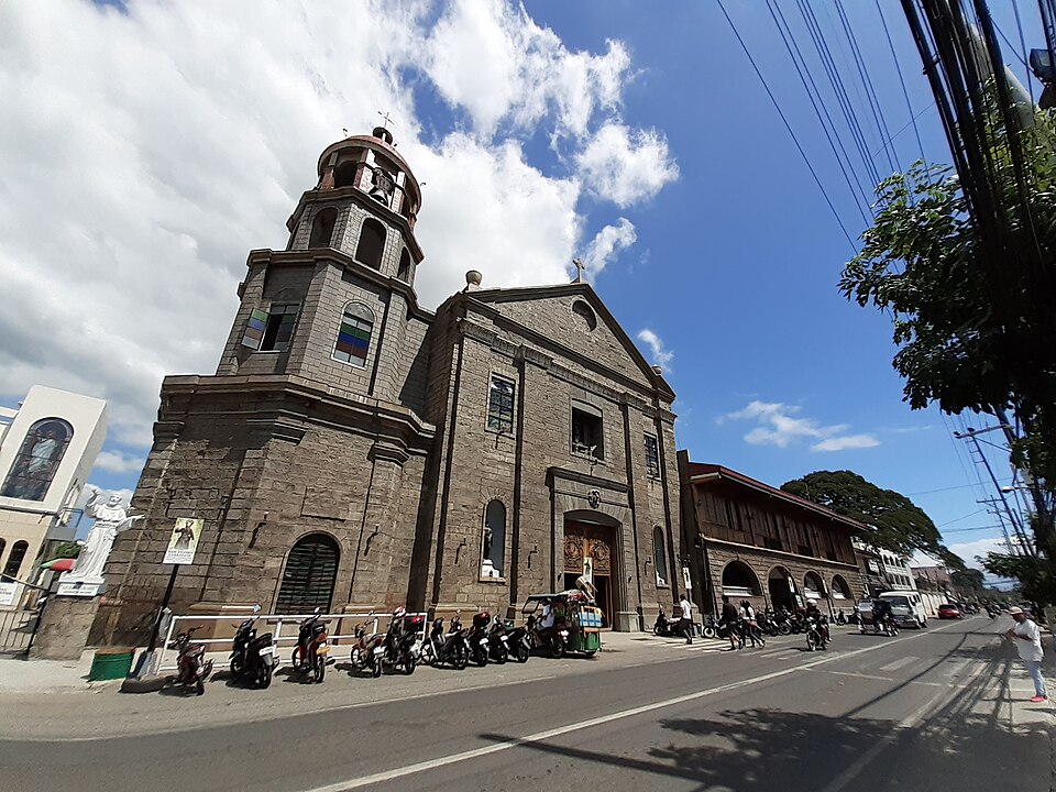 File:Pulilan Church 20191027jwilz.jpg