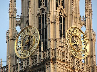 approx. 08:04 (or 20:04) displayed on clock/watch