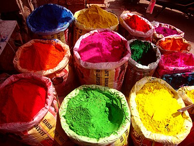 Example of a picture with good use of the property color (P462) as a qualifier