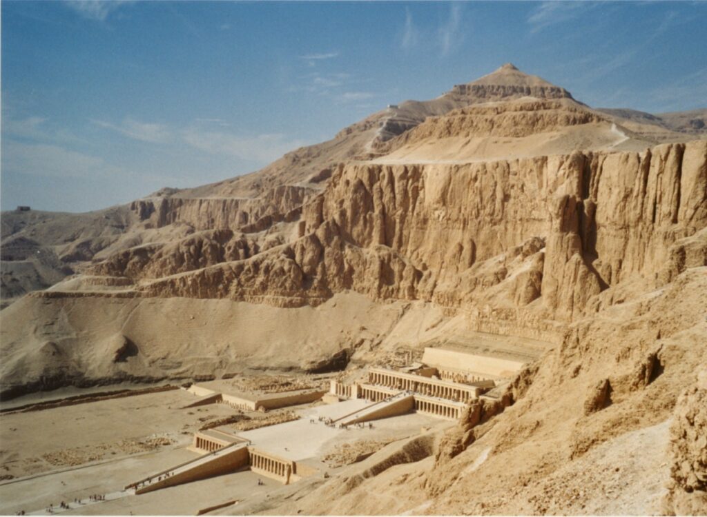 Photo of Dier el-Bahari temple