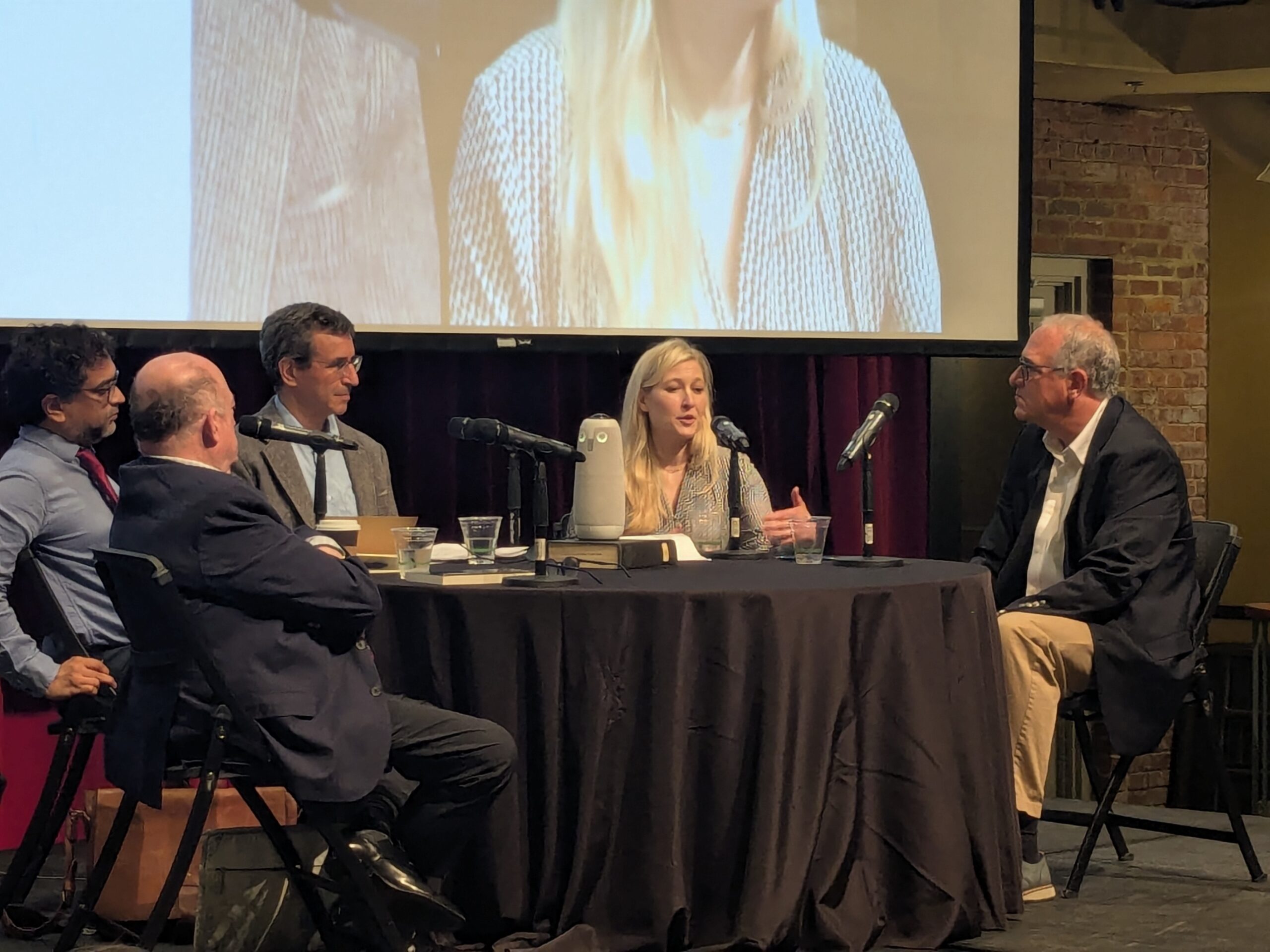 photo of roundtable discussion