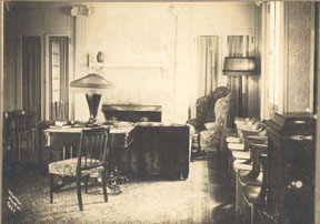 Fraternity Rooms in Oak Row