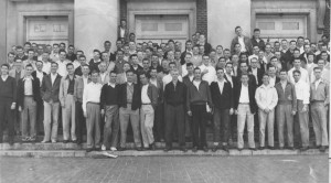 Senior class 1953 in front of chambers