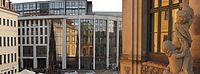 Haus am Zwinger mit Colerabrunnen und "Haus am Zwinger"