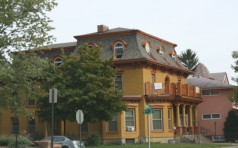 File:10th CassStNeighborhoodHistoricDistrict.jpg