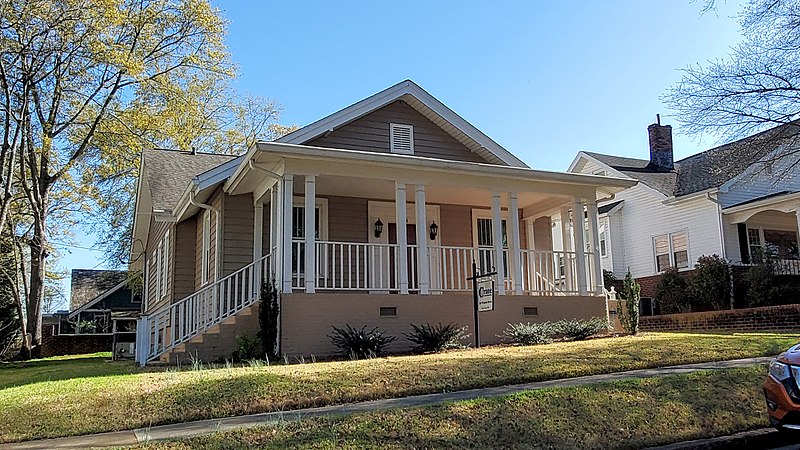 File:106 Whitsett St.jpg