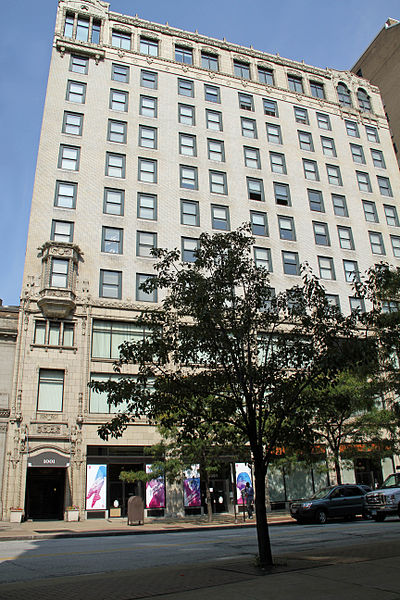 File:1001 Huron Rd.jpg