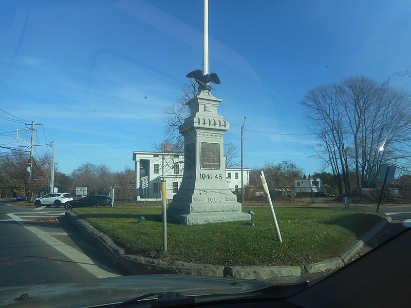 File:01-Nathaniel Rogers House with Bridgehampton Monument.jpg