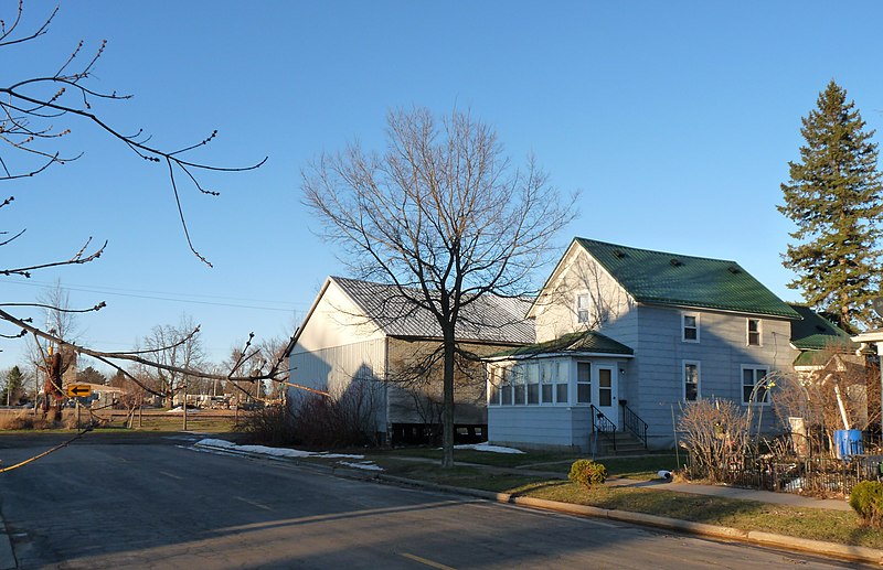 File:107 S Cherry Marshfield WI.jpg