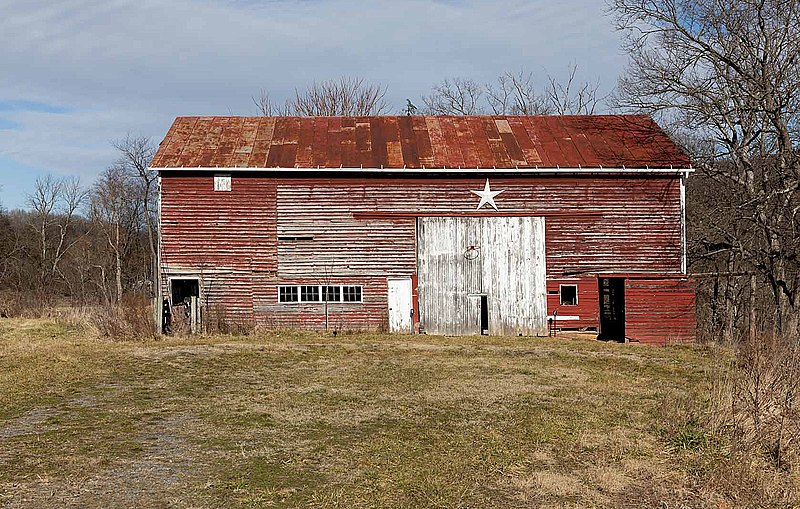 File:085-0292 BurnerGearingFarm 2020 barn VLR Online.jpg