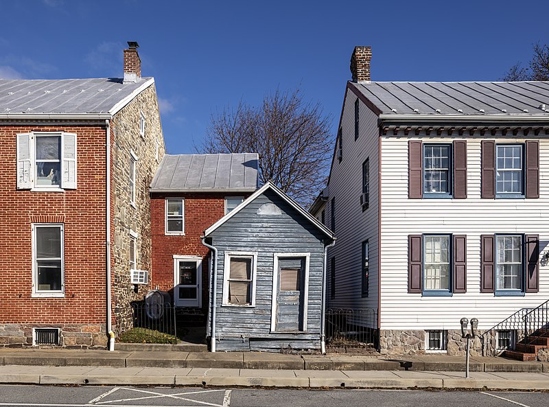 File:105 E. Main St. Emmitsburg MD1.jpg