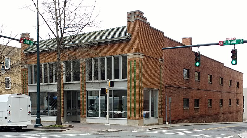 File:Commercial Building at 500 North Tryon Street, Charlotte.jpg