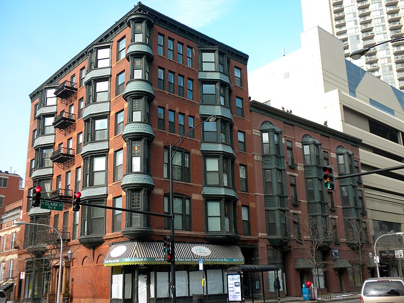 File:104 W Oak Chicago.JPG