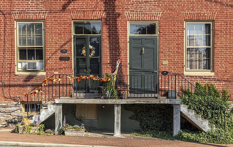 File:104-106 N Bentz St Frederick MD1.jpg